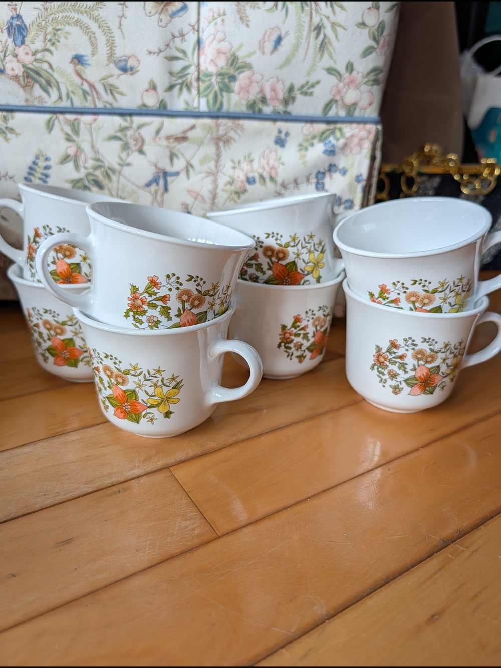 8 Vtg Corelle Mugs